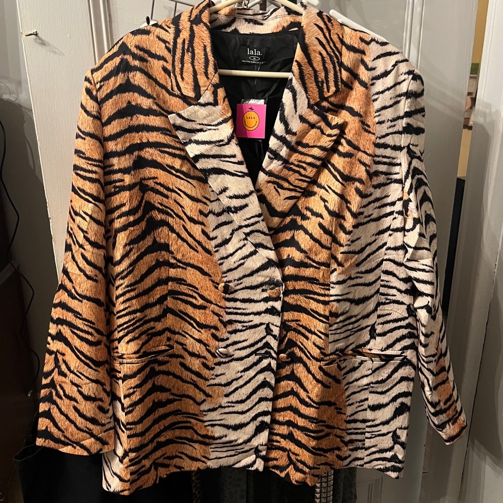 NWT Dressed in LALA Black and Tiger Blazer Bold Statement Piece